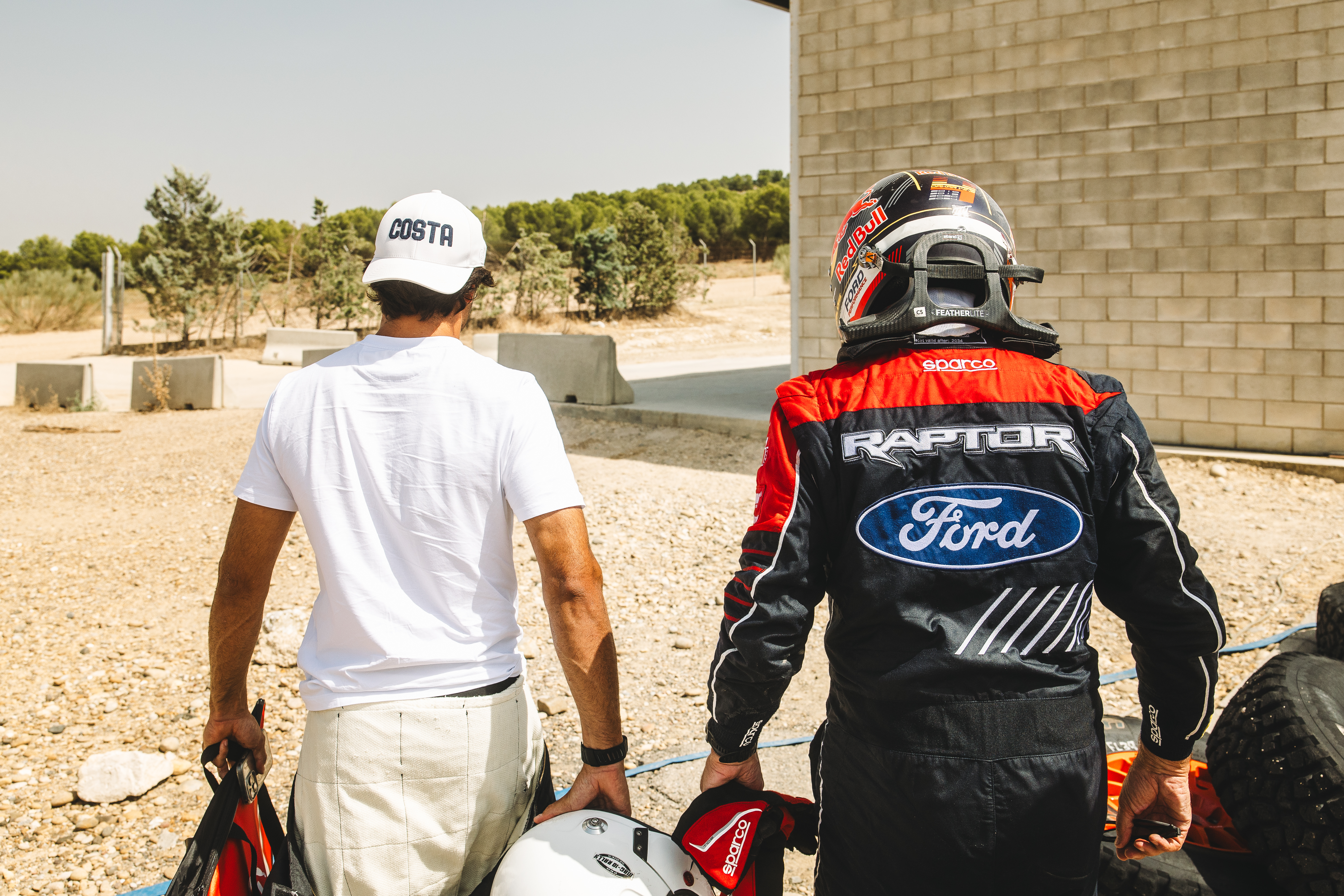 Last month in Zaragoza, Spain, at the final test of the Ford Raptor T1+ ahead of the 2025 Rallye du Maroc and 2026 Dakar Rally, Carlos Sainz Snr welcomed a very special guest as his son joined him in the passenger seat normally reserved for navigator Lucas Cruz.
