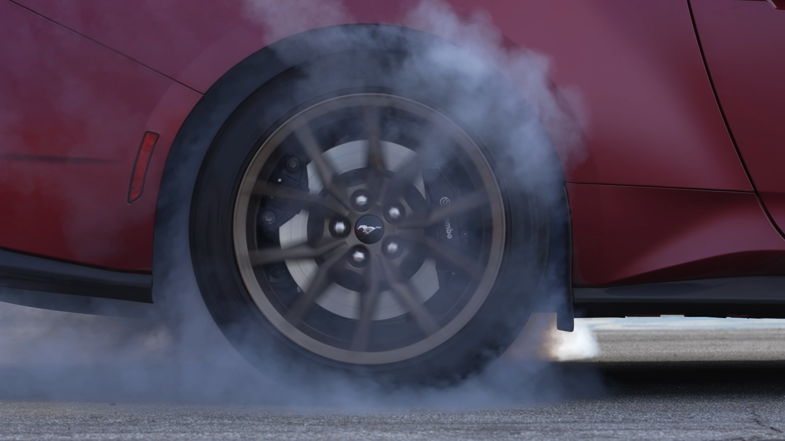 Ford recently asked Dee Bryant to spend some time teaching a few eager drivers what it takes to be a Hollywood stunt driver using a brand-new Mustang Dark Horse.