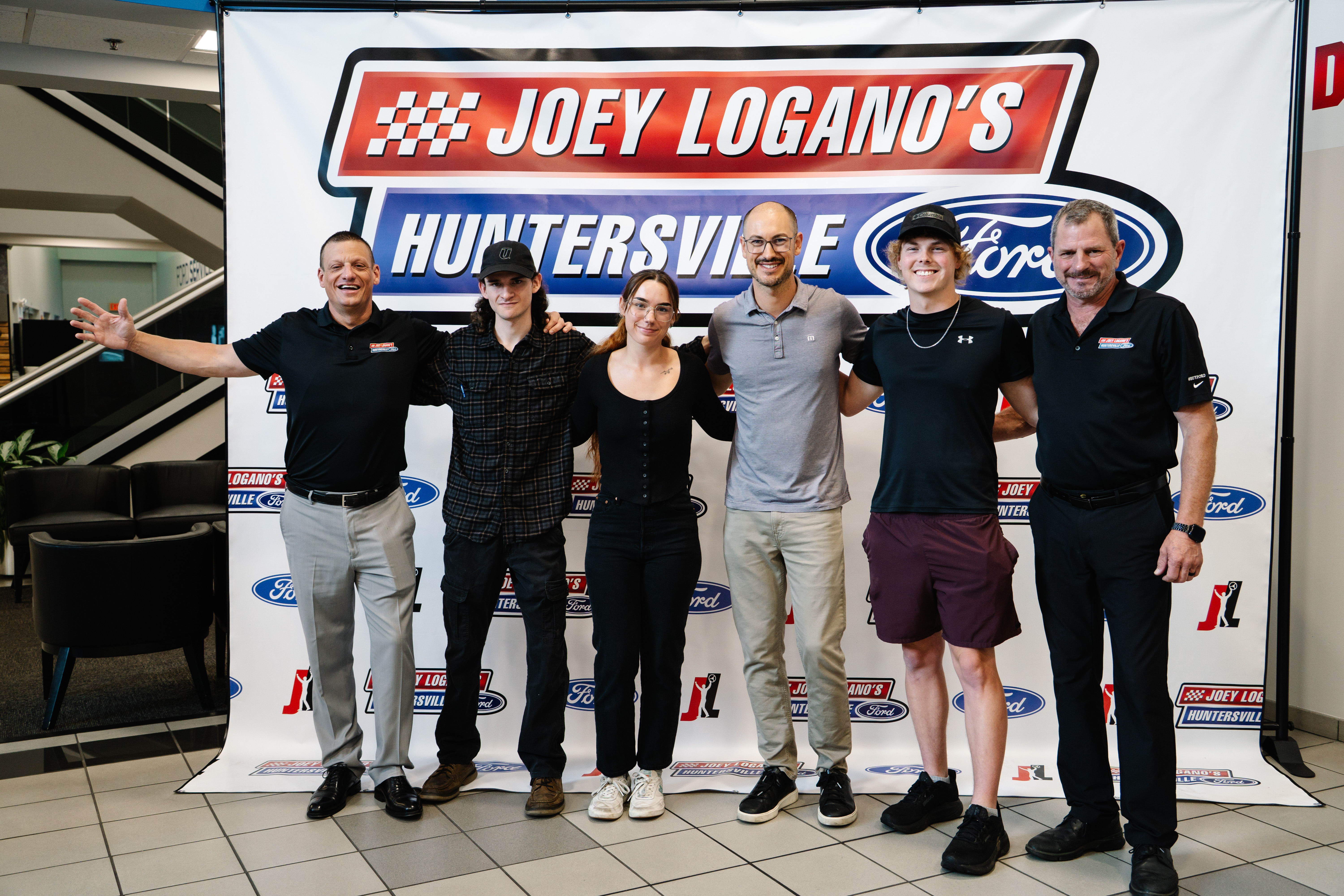 Joey Logano’s Huntersville Ford welcomed a group of Ford Auto Tech Scholars for a hands-on Career Day, showing these students how their classroom knowledge translates to the fast-paced reality of a modern dealership. 